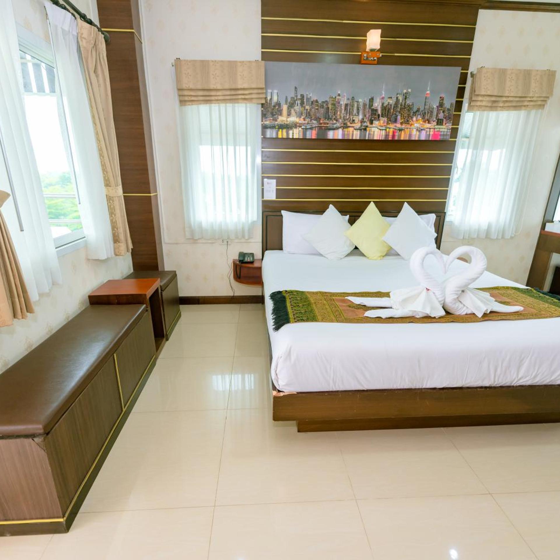 BANDER HOTEL 7/50