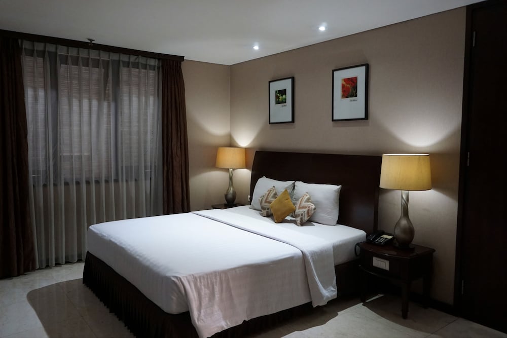 The Palais Dago Hotel 11/55