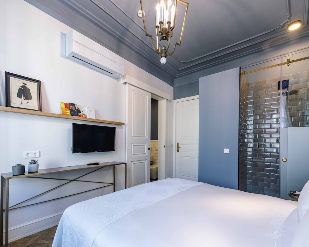 DELUXE, BALCONY