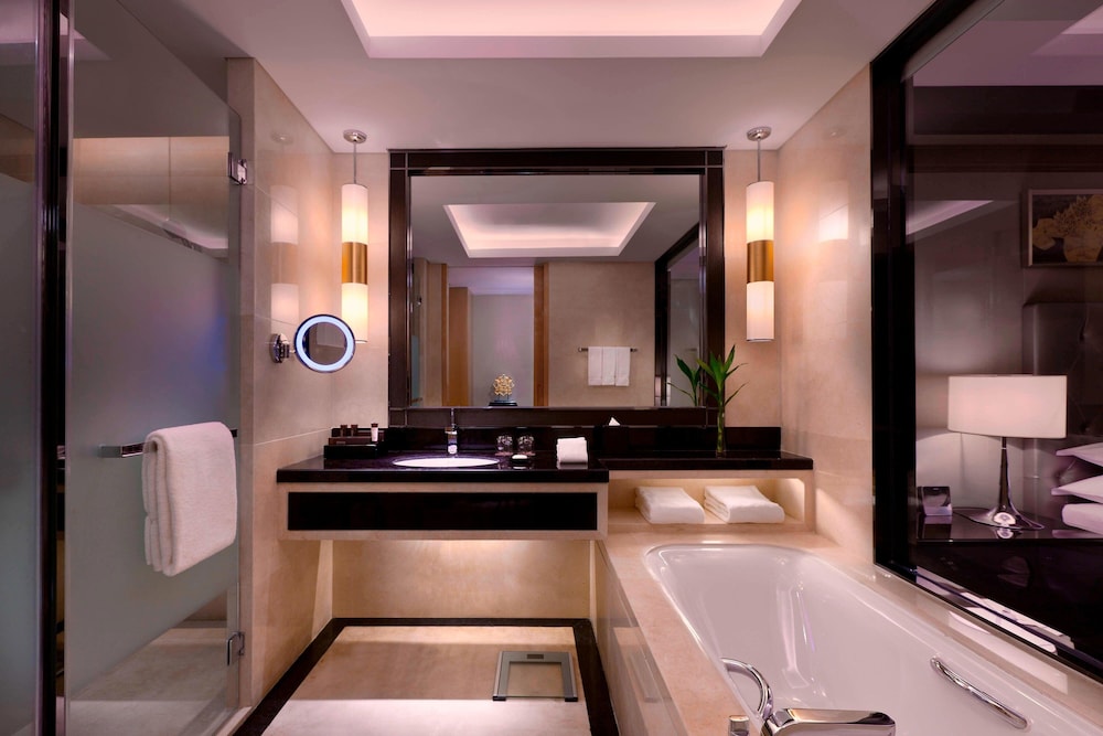 Room, Twin Beds, City View, Sheraton Daqing Hotel 5/5