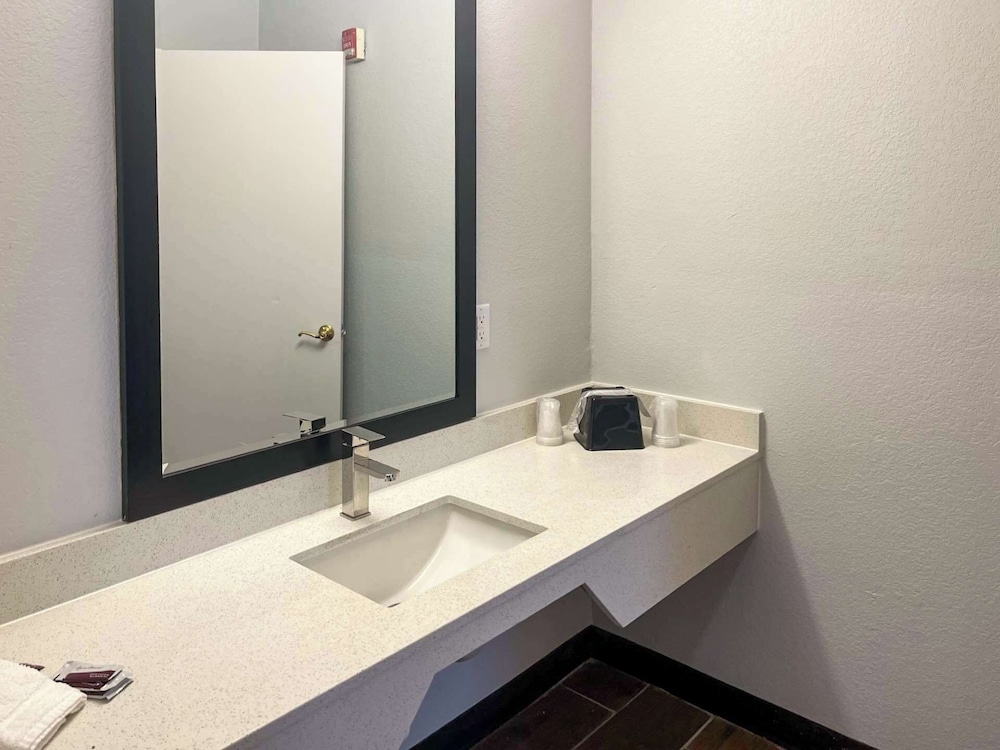 Motel6 Hurricane, WV 18/18