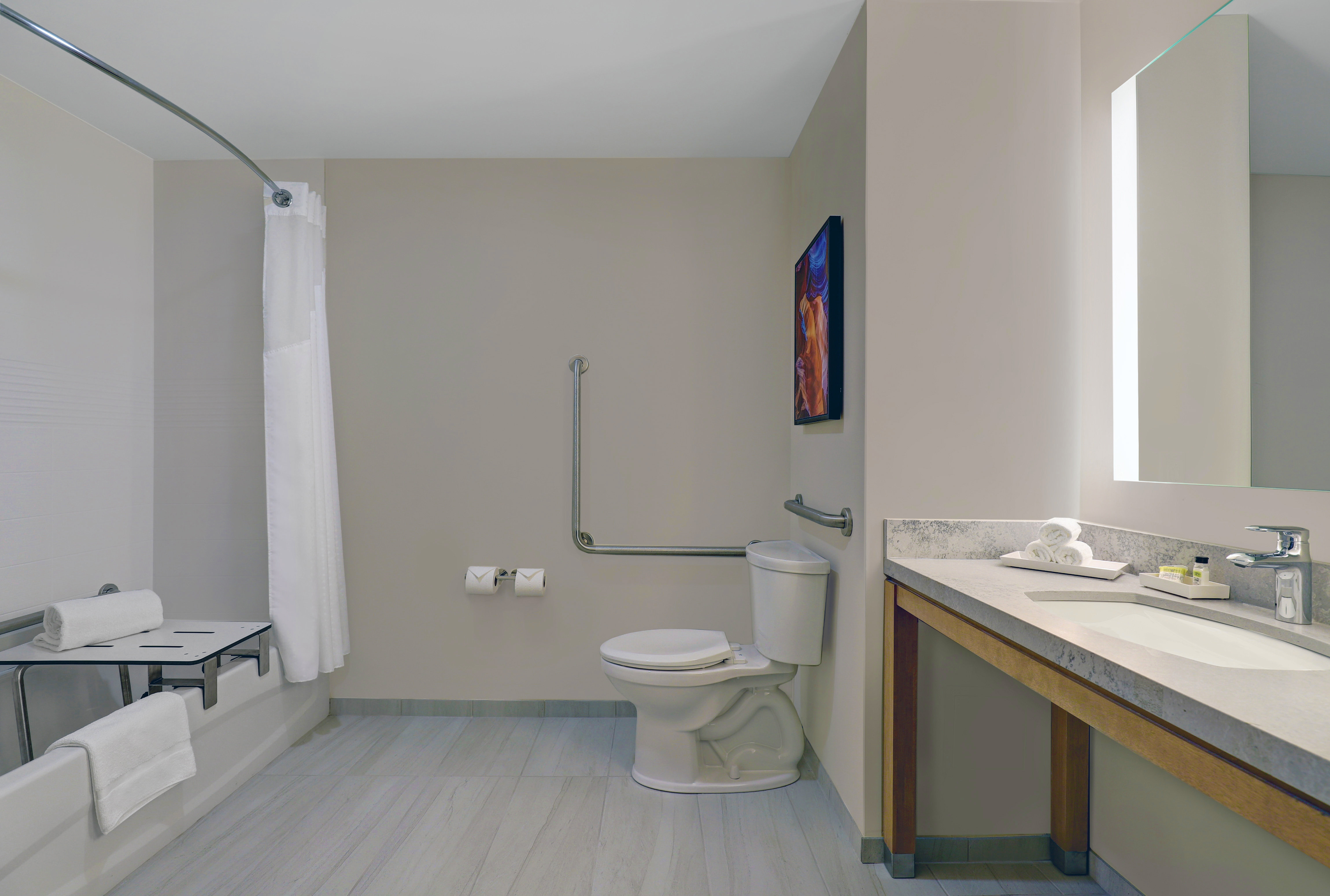 Candlewood Suites Kingston West 60/62