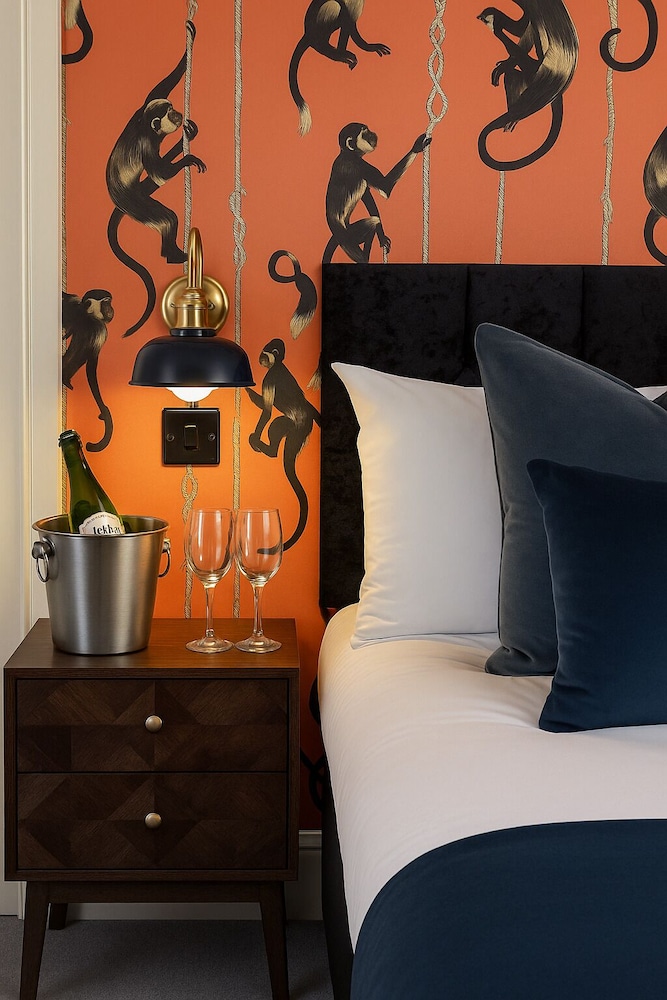 Harington's Hotel 28/50