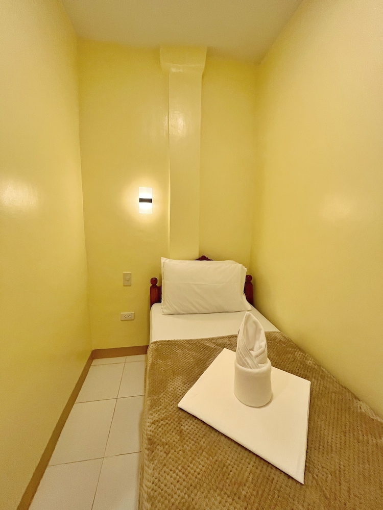 Zuric Pension Coron 39/54