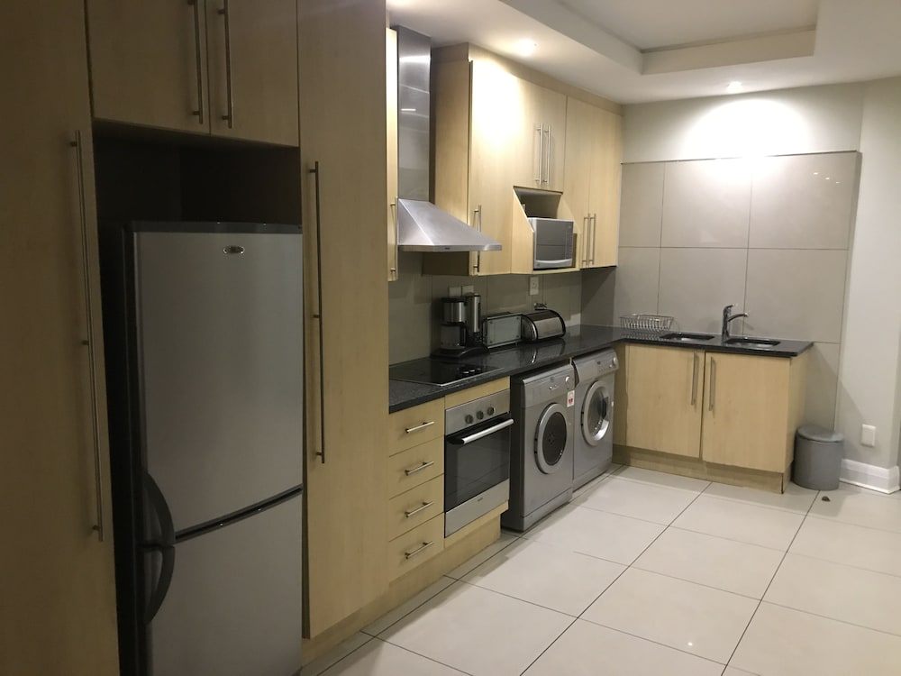 Sandton Apartments Hydro 66/73