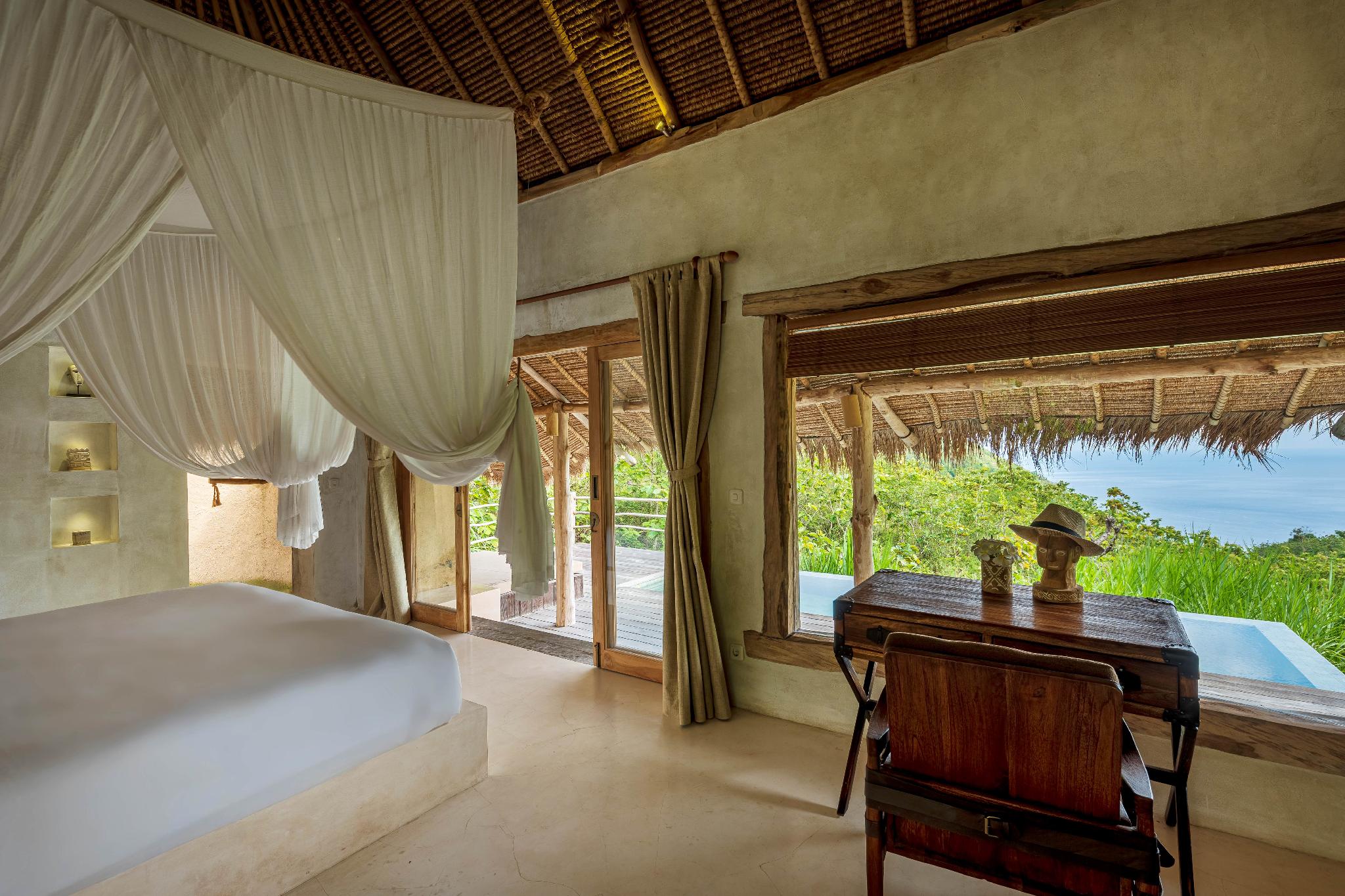 Pool, Suite, King Bed