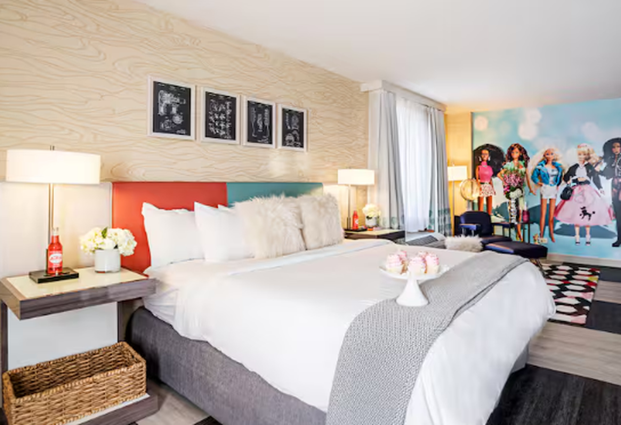 Theme, 2 Rooms, Suite, King Bed, Sofa
