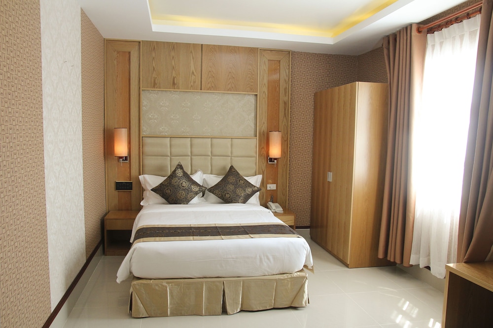 West Hotel 8/54