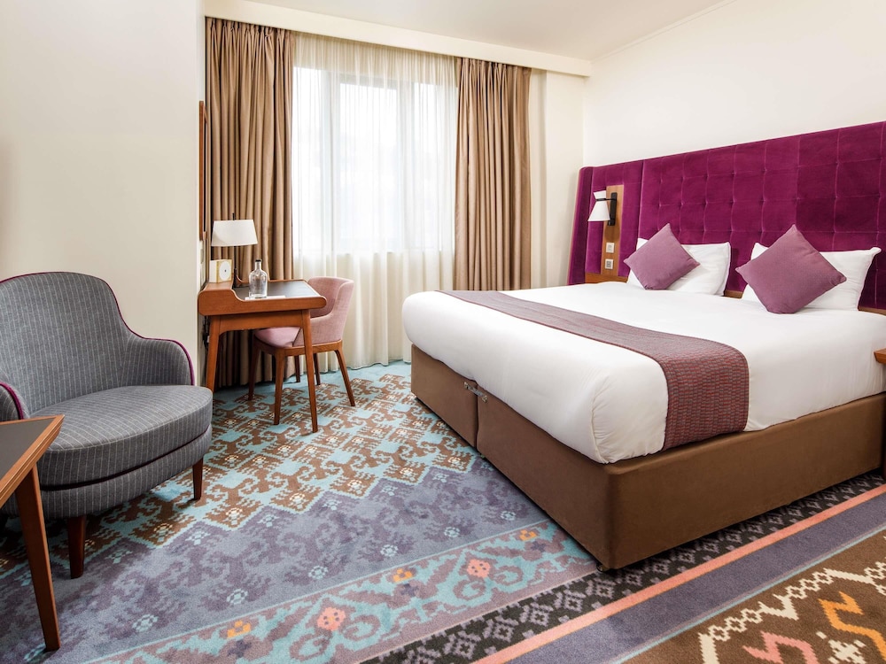 SUPERIOR, KING BED