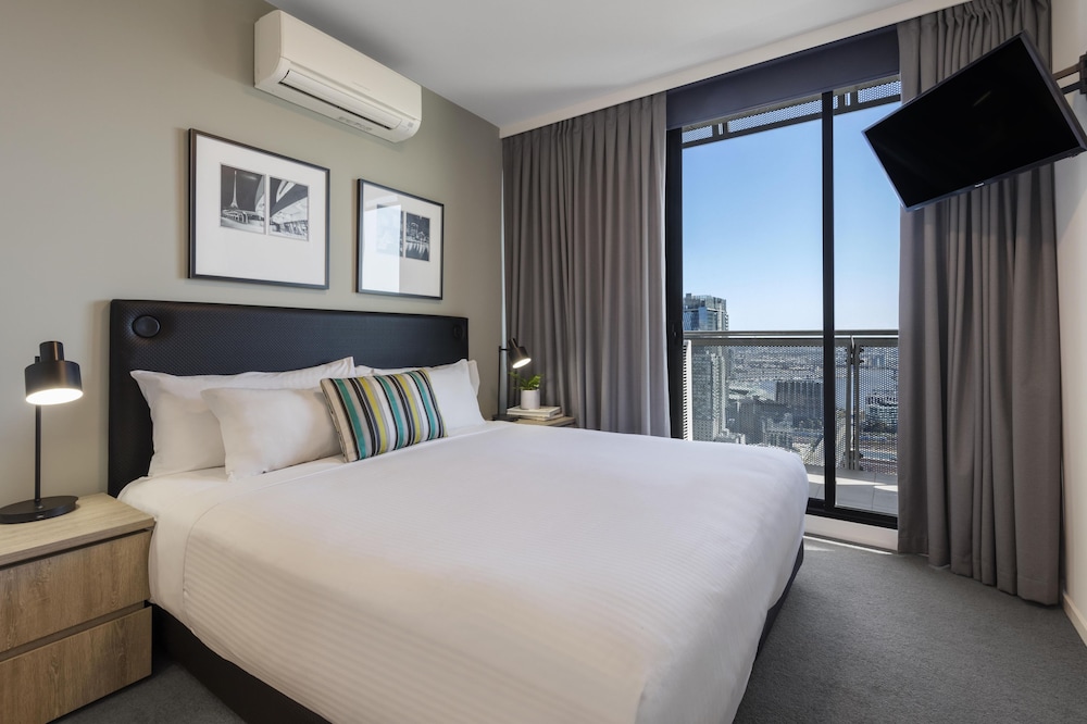 Oaks Melbourne on William Suites 8/50