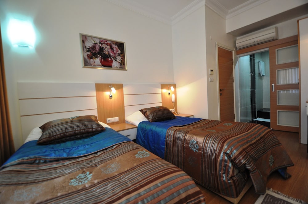 BASIC, DOUBLE OR TWIN BED