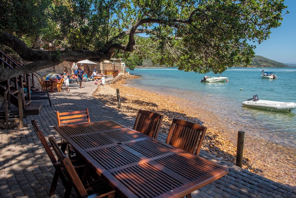 Under Milkwood Resort 33/49