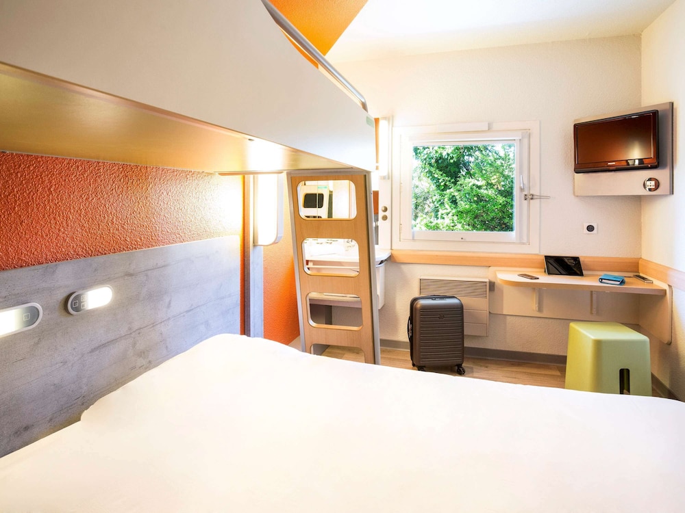 Ibis Budget Frejus Capitou A8 18/61