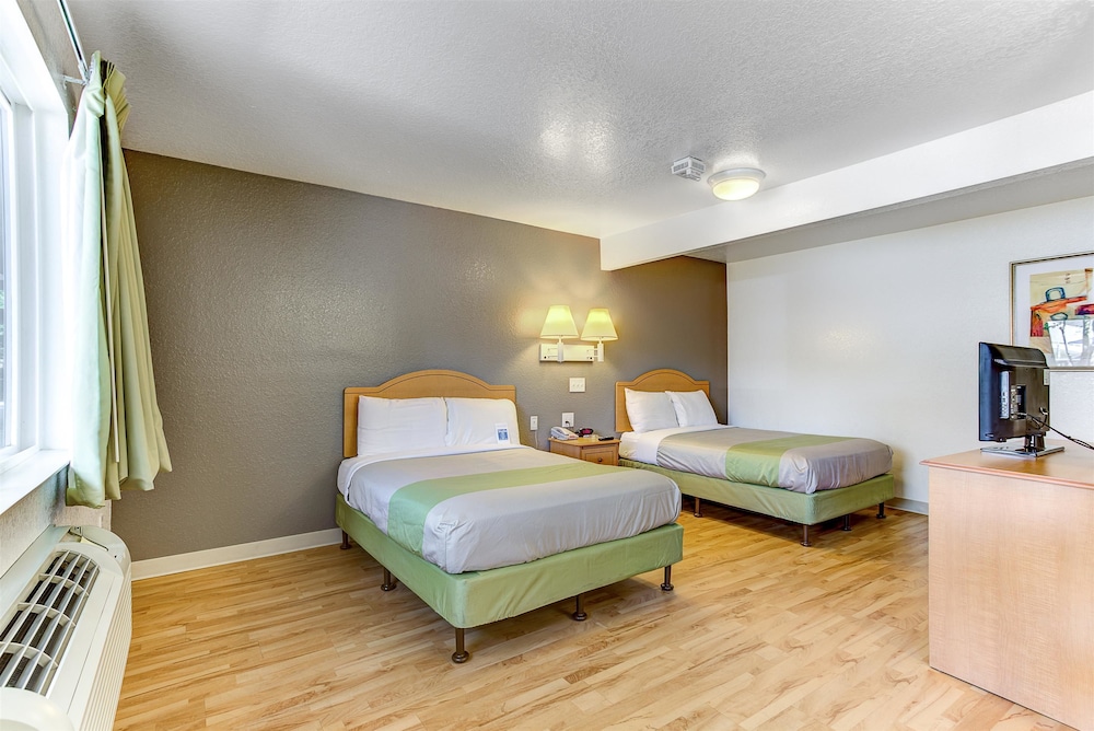 Studio 6 Extended Stay - Kissimmee, FL - Orlando 11/31