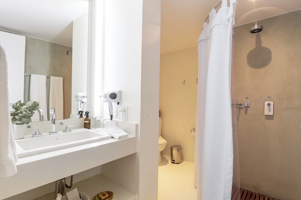 Casas Brancas Boutique Hotel Spa 77/79