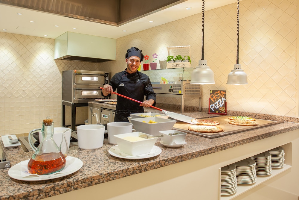 Grupotel Macarella Suites and Spa 7/51