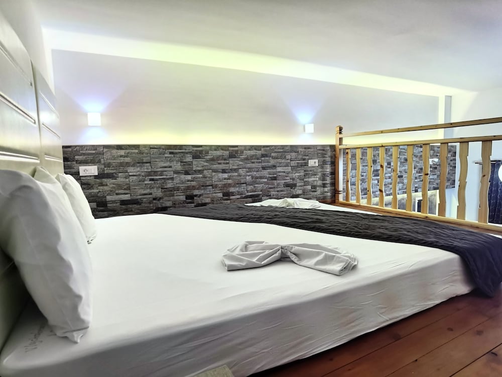 Vlycha Beach Studios & Apartments 37/71
