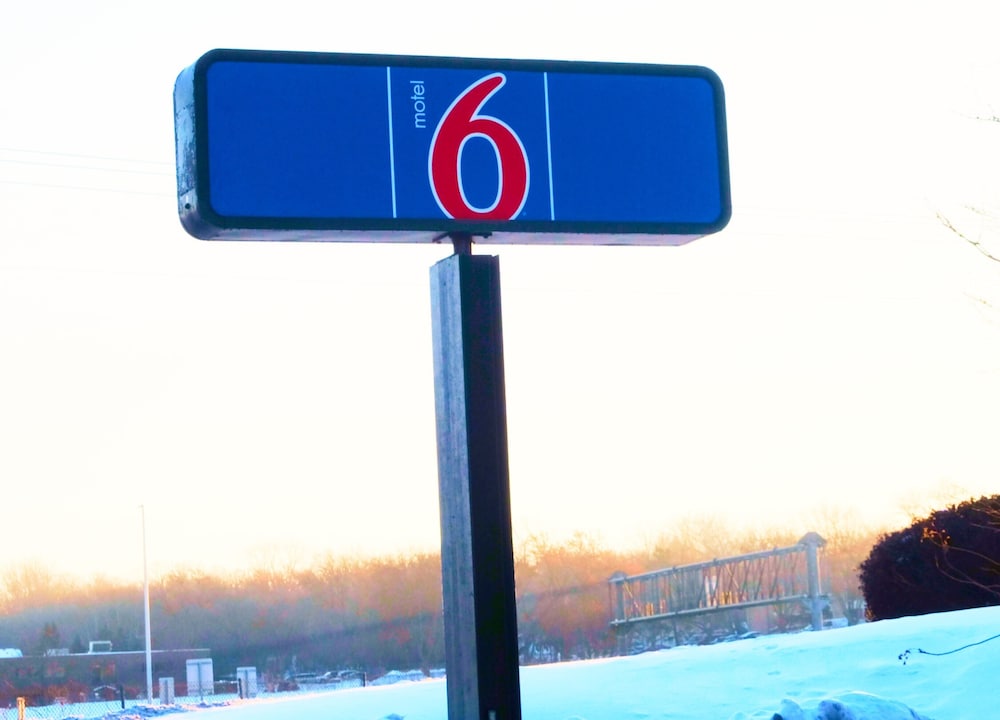 Motel6 Burnsville, MN 34/46