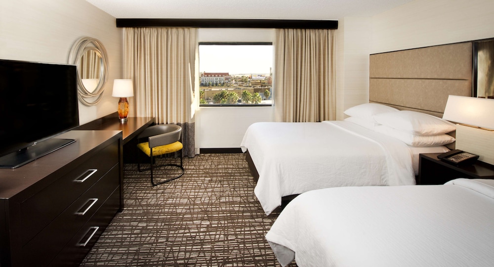 Embassy Suites Las Vegas 20/76