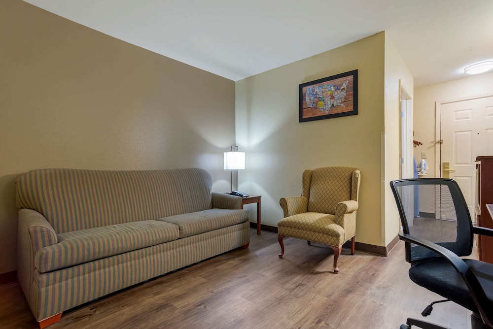 Econo Lodge Inn & Suites Flowood - Jackson Northeast 26/35