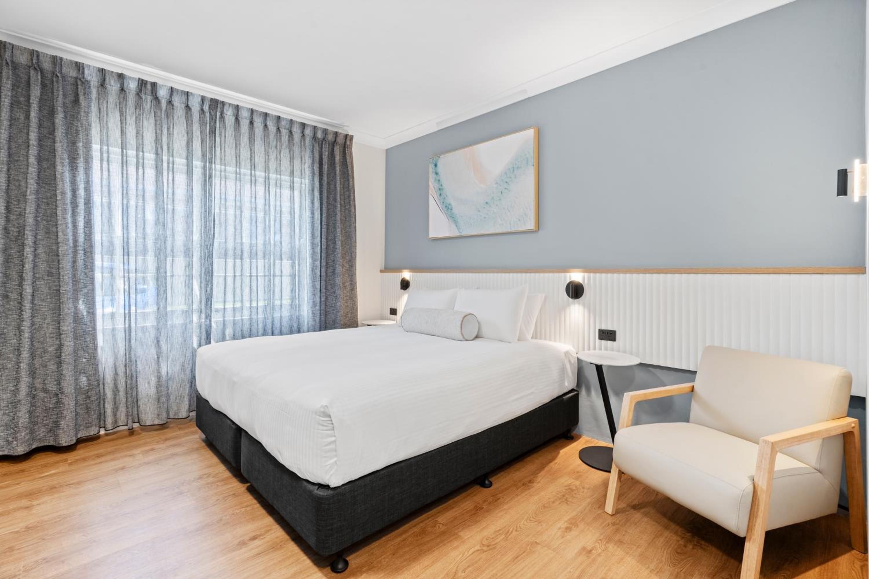 ROOM, KING BED
