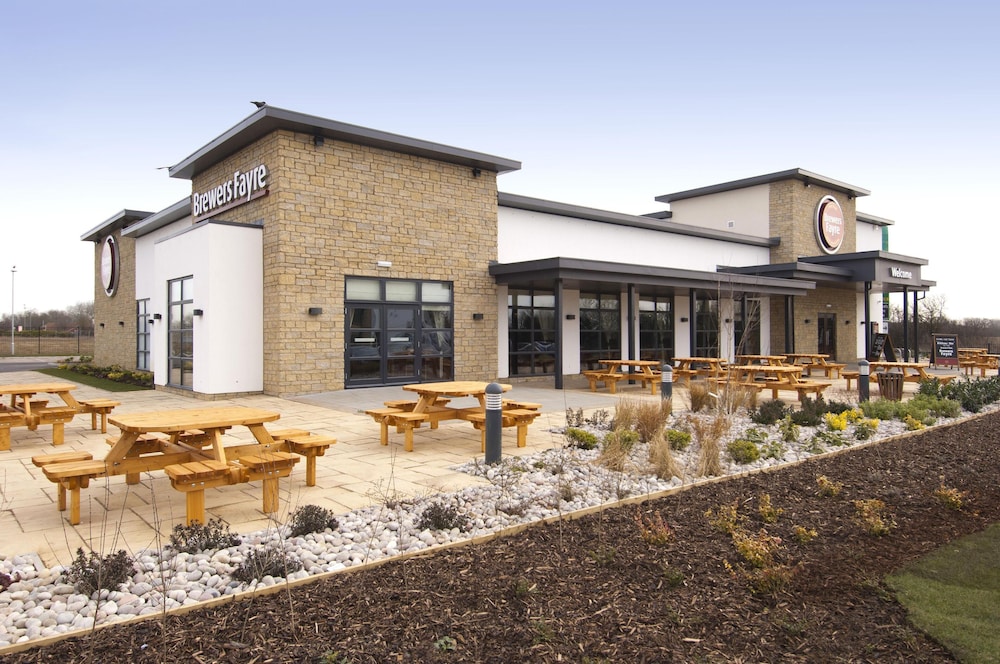 Premier Inn Bicester 7/56