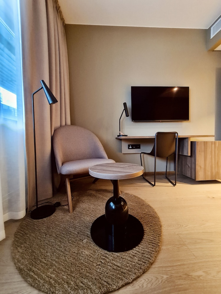 Home Hotel Mektagonen 41/44