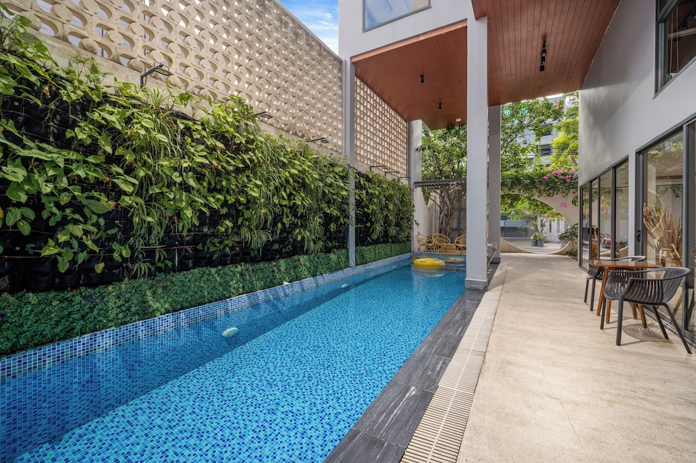 Sanayen Villa & Residences 42/50
