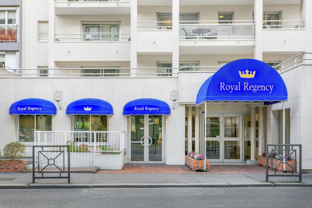 Royal Regency Paris Vincennes 1/50