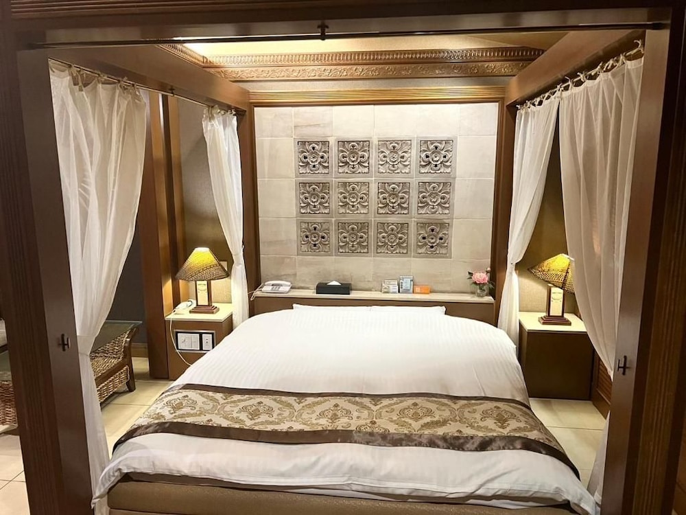 Hotel Pareo (Adult Only) 8/23