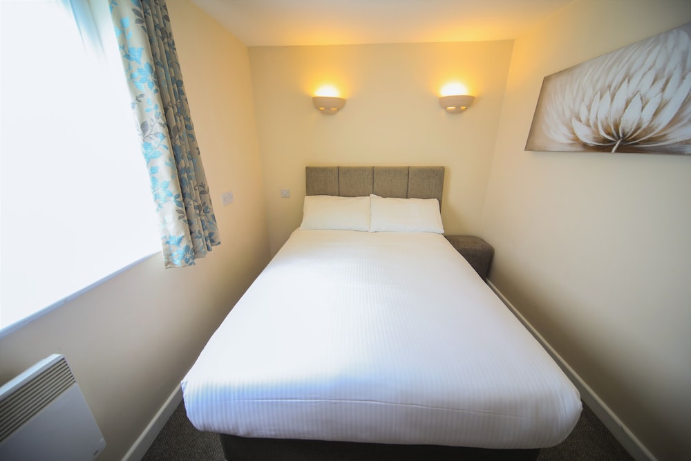 Ilfracombe Holiday Park 12/76