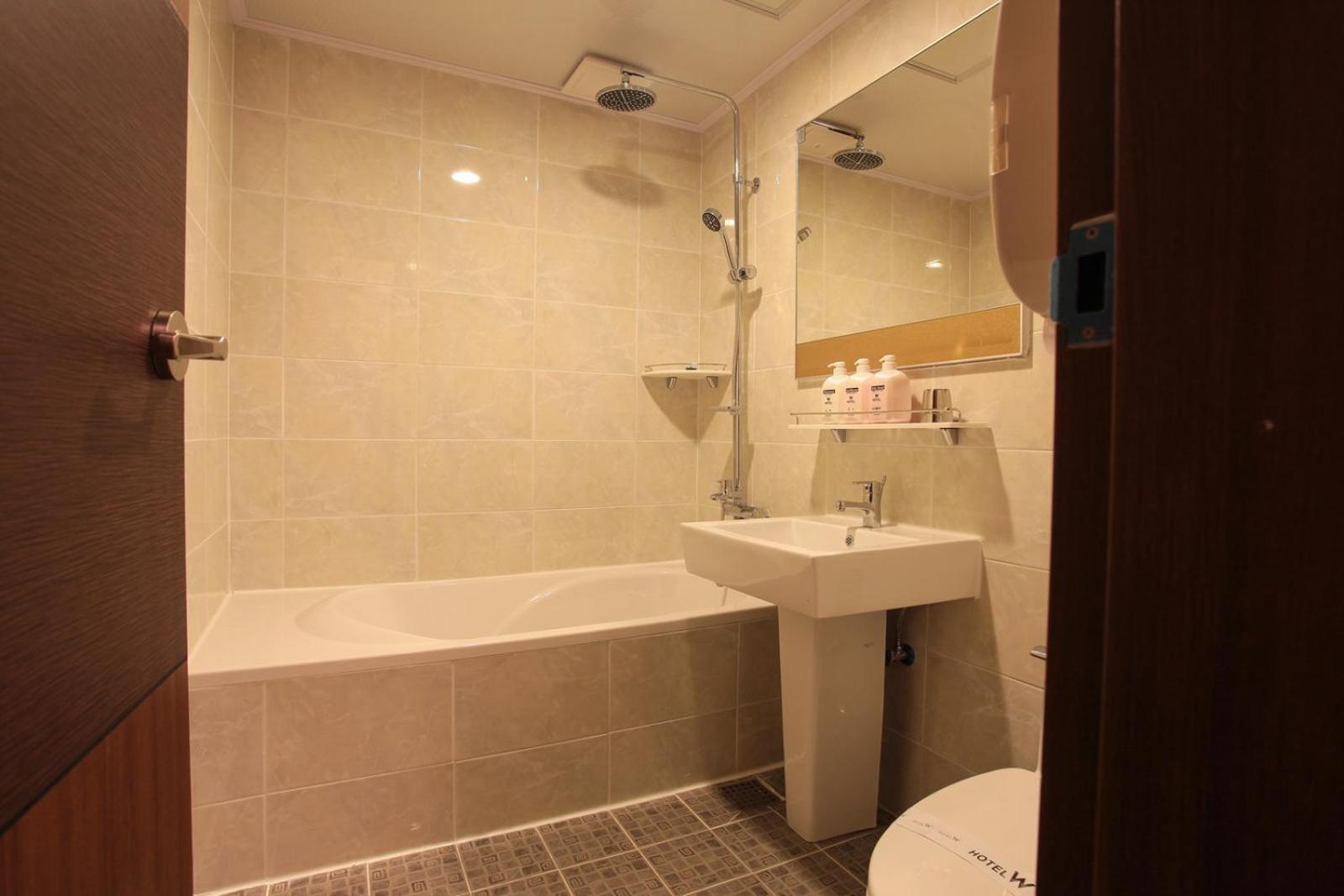 Hotel W Topdong 45/45