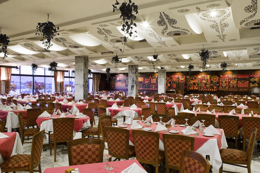 Aracan Eatabe Luxor Hotel 52/62