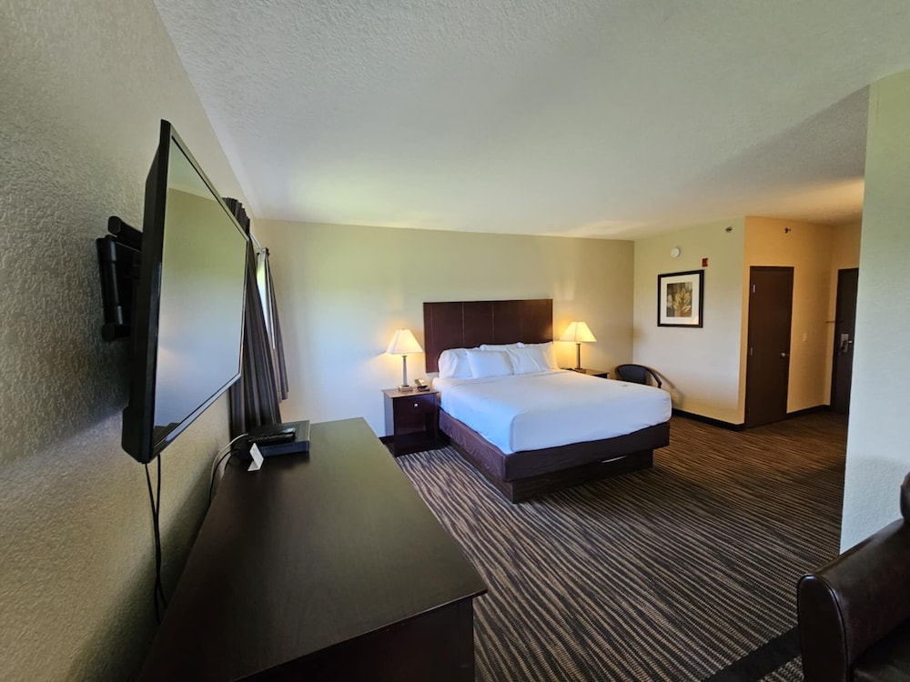 جناح تنفيذي بسرير كينج مع أريكة، Cobblestone Inn and Suites Maryville 8/10