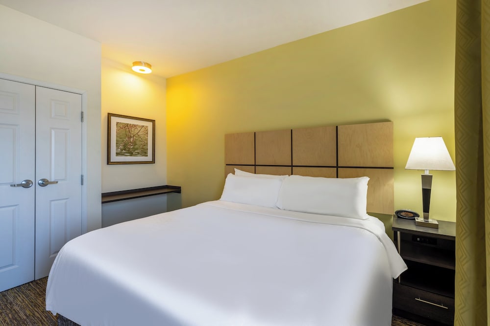 Candlewood Suites Springfield South 5/43