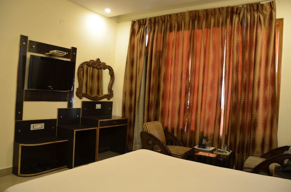 Hotel Citi Heights 33/41
