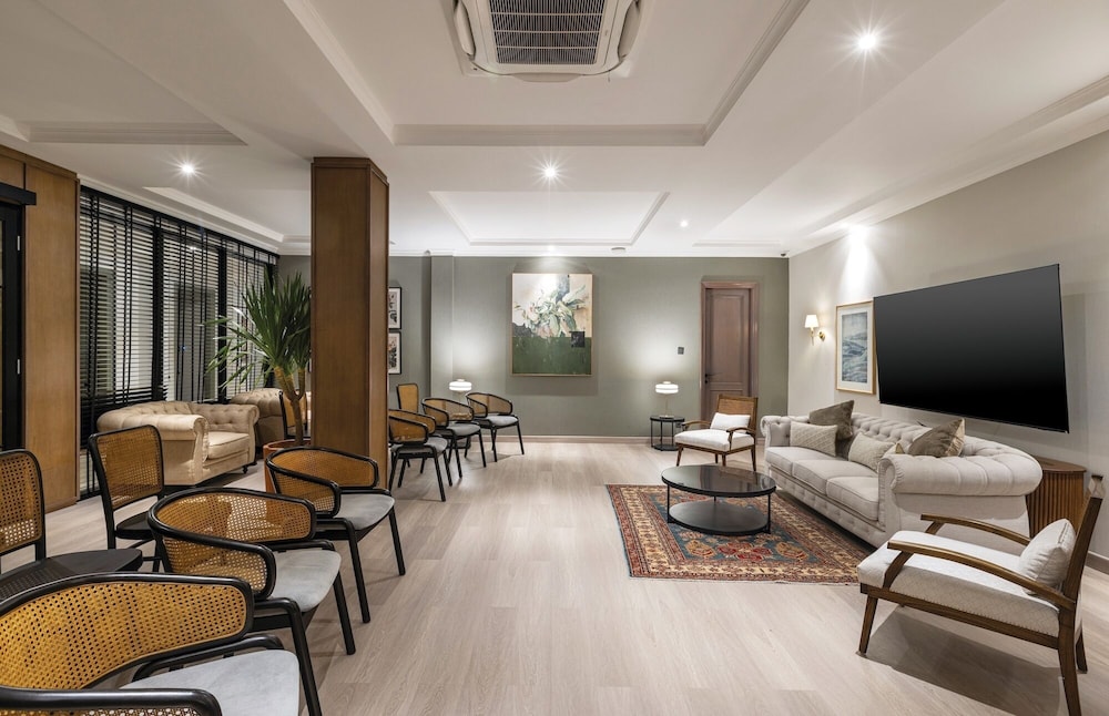 ARTOTEL CASA HANGTUAH 40/50