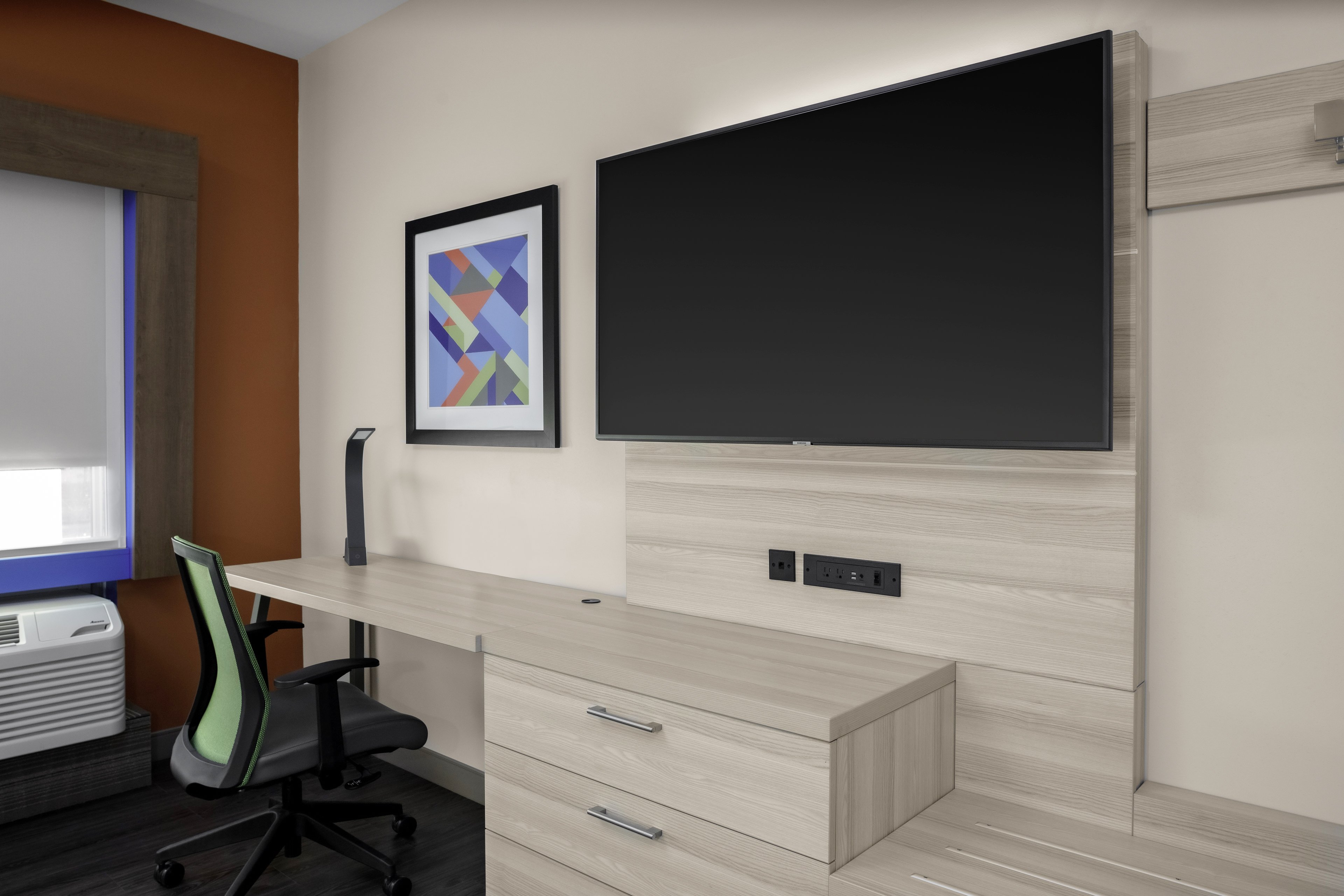 Holiday Inn Express And Suites Wilmington West - Medical Park 52/60