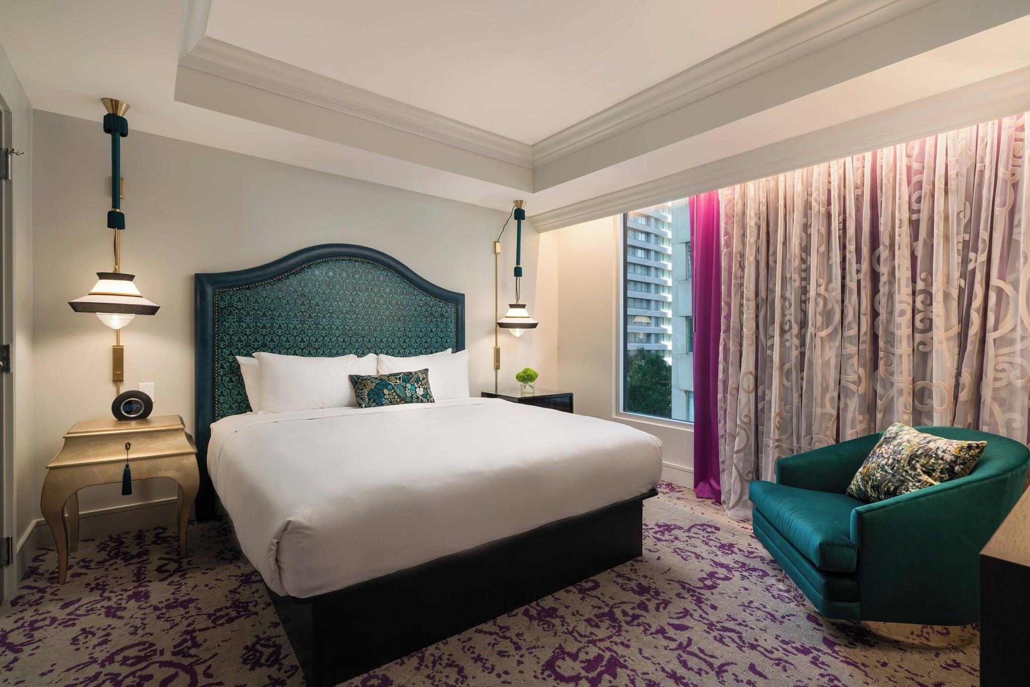 Suite, King Bed