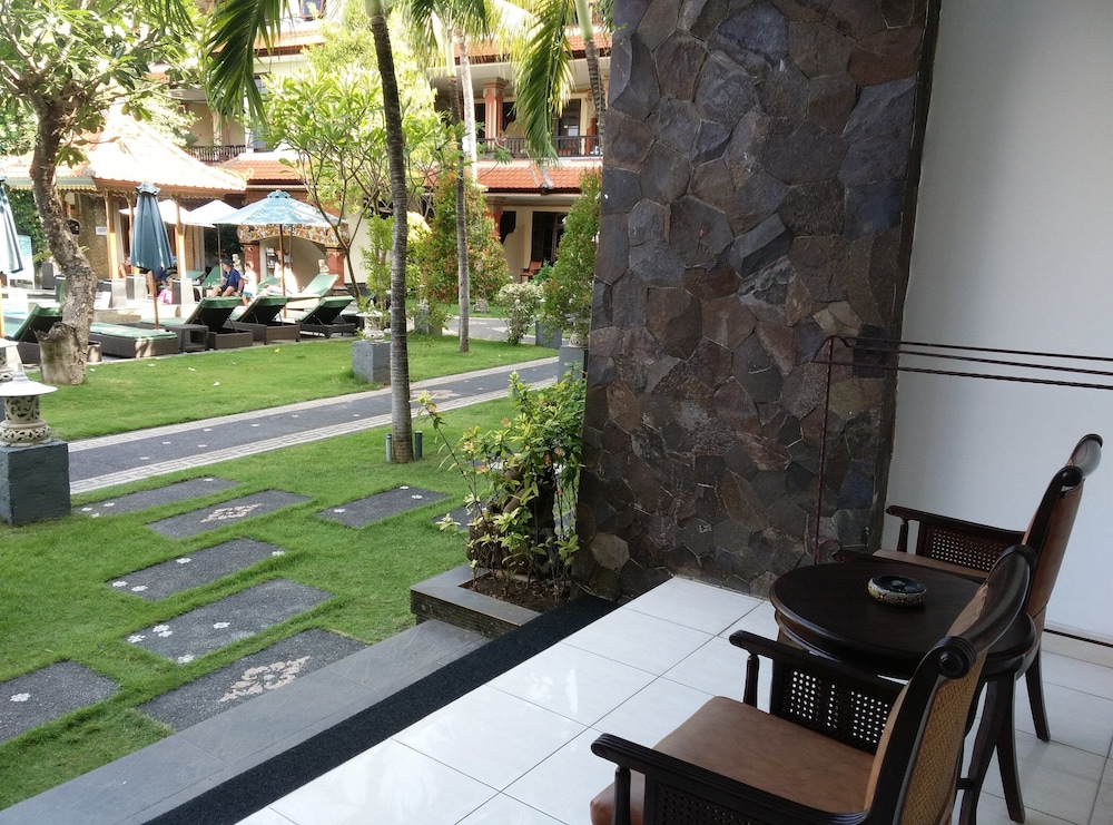 La Walon Hotel 33/48
