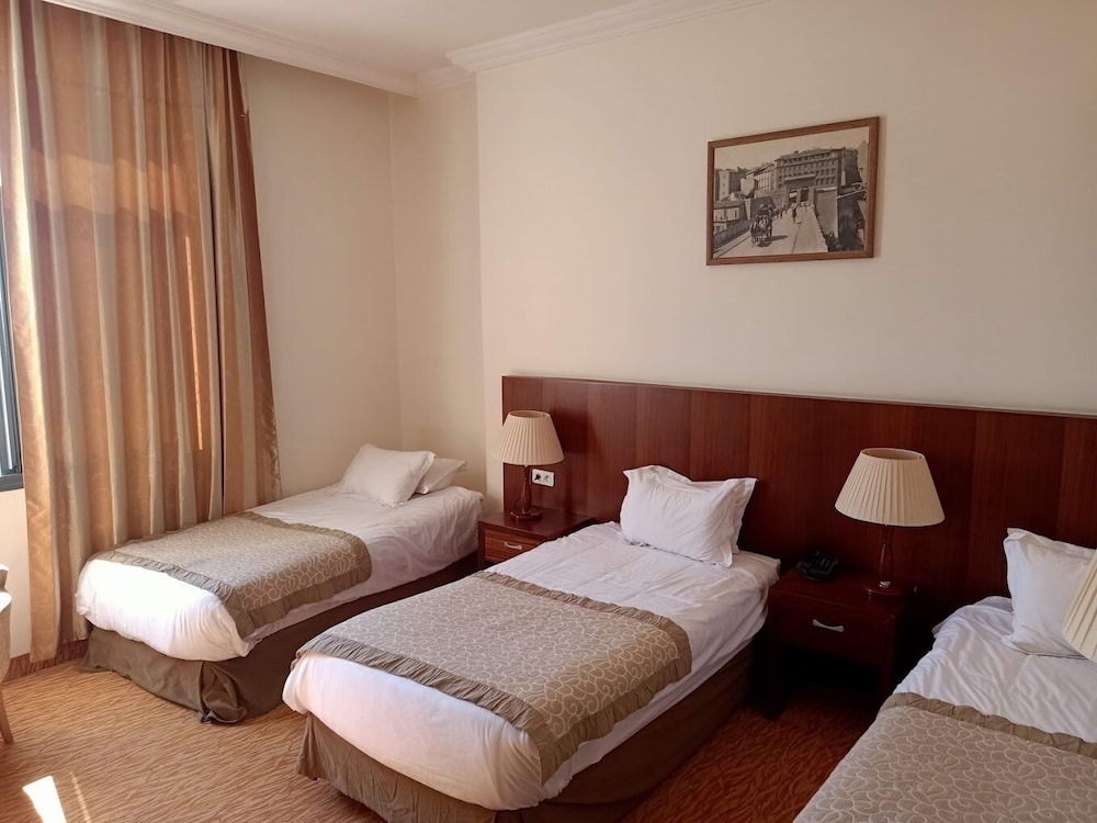 Hotel Hocine 18/45