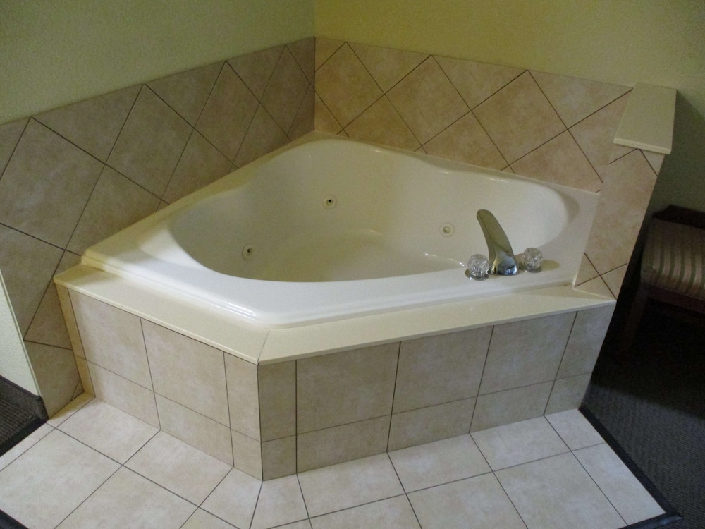 Best Western Coffeyville Central Business District Inn and Suites 29/59