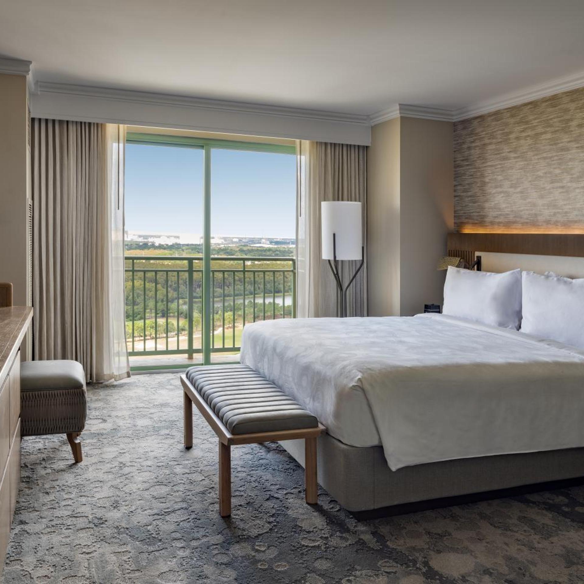 Guest Room, King Bed, Lake Front, Accessible