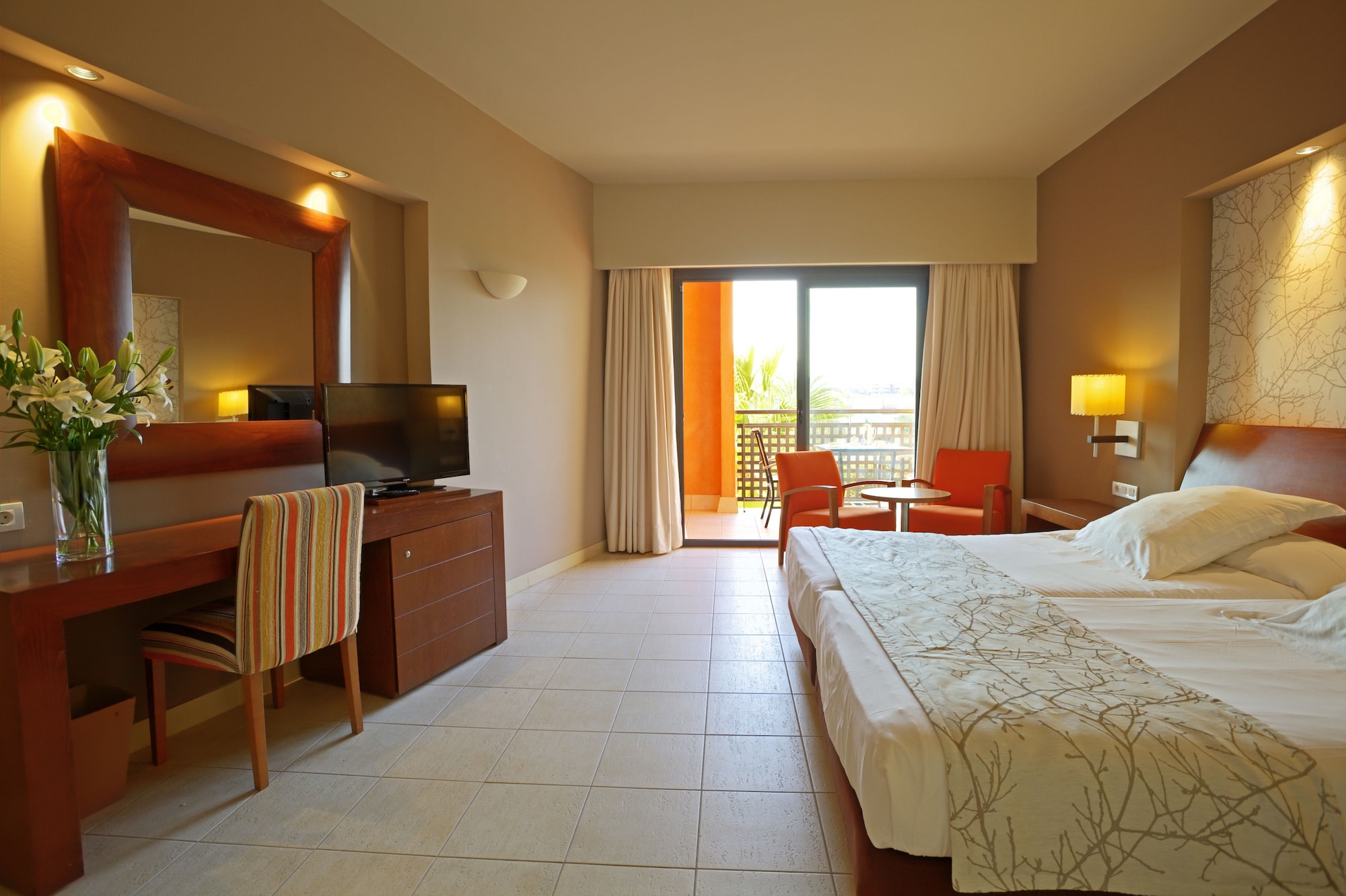 Superior, 3 Beds, Pool or Golf View