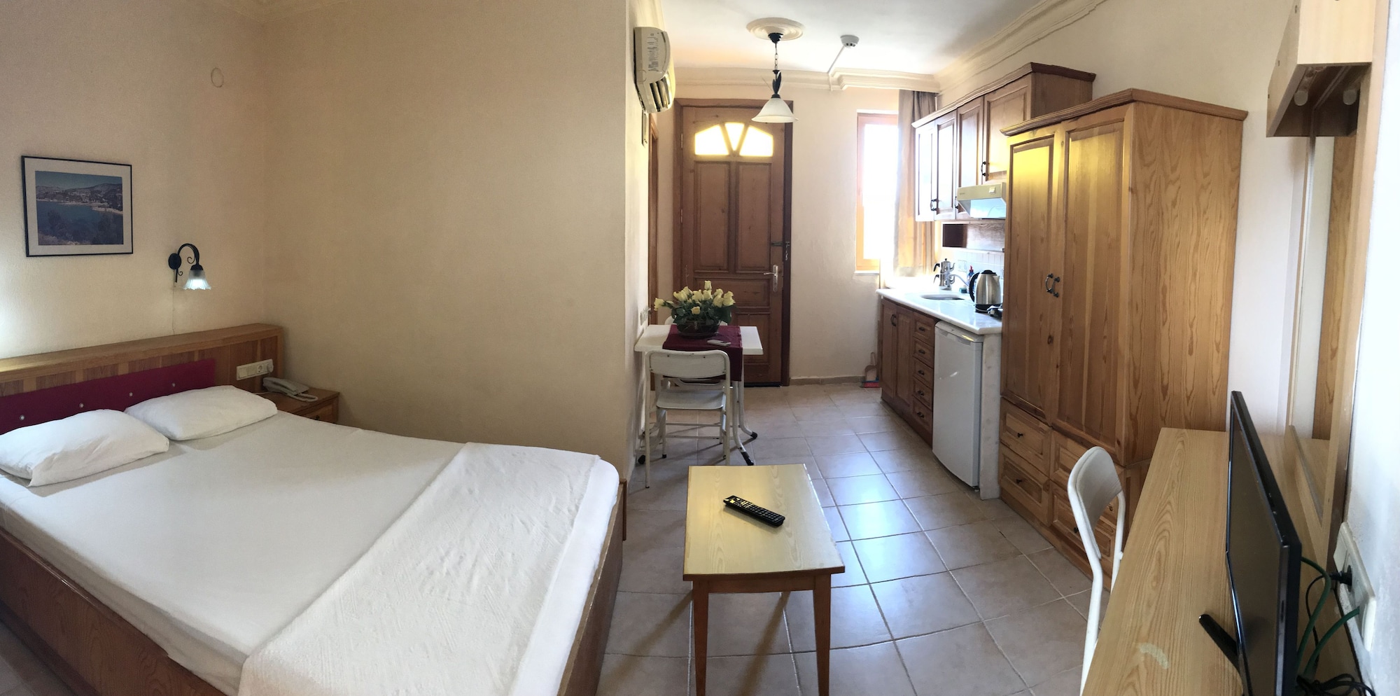 1 BEDROOM, STUDIO