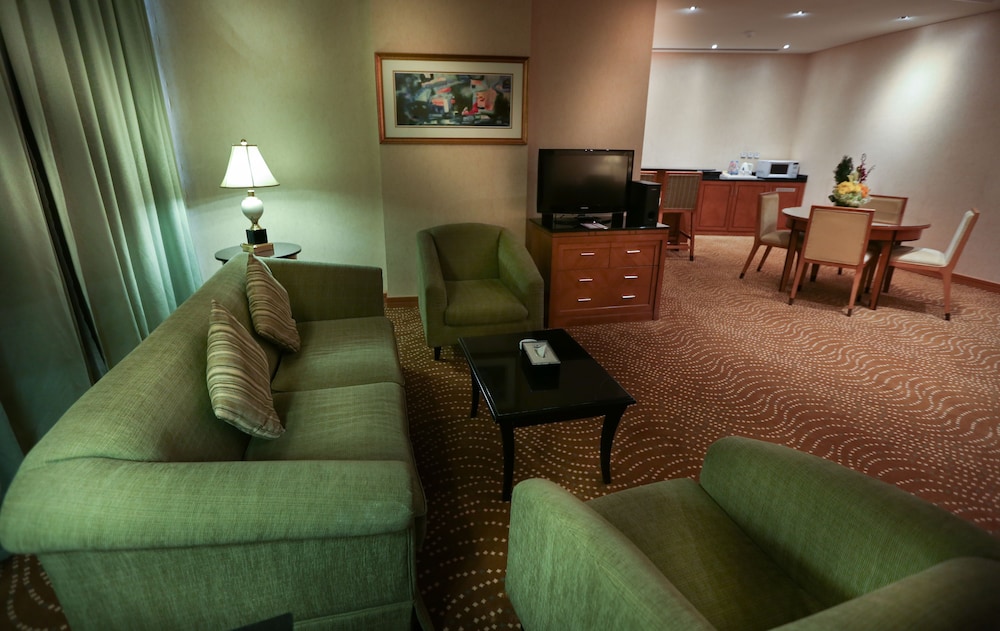 رامادا(EASTYARD Khobar – Hotel) 24/45