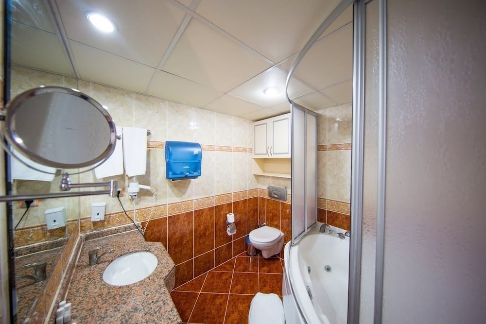 First Class Hotel 34/34