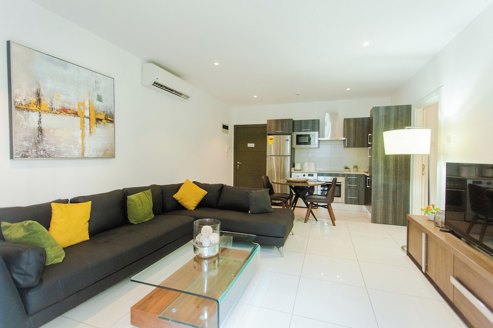Accra Luxury Apartments at The Gardens 30/50