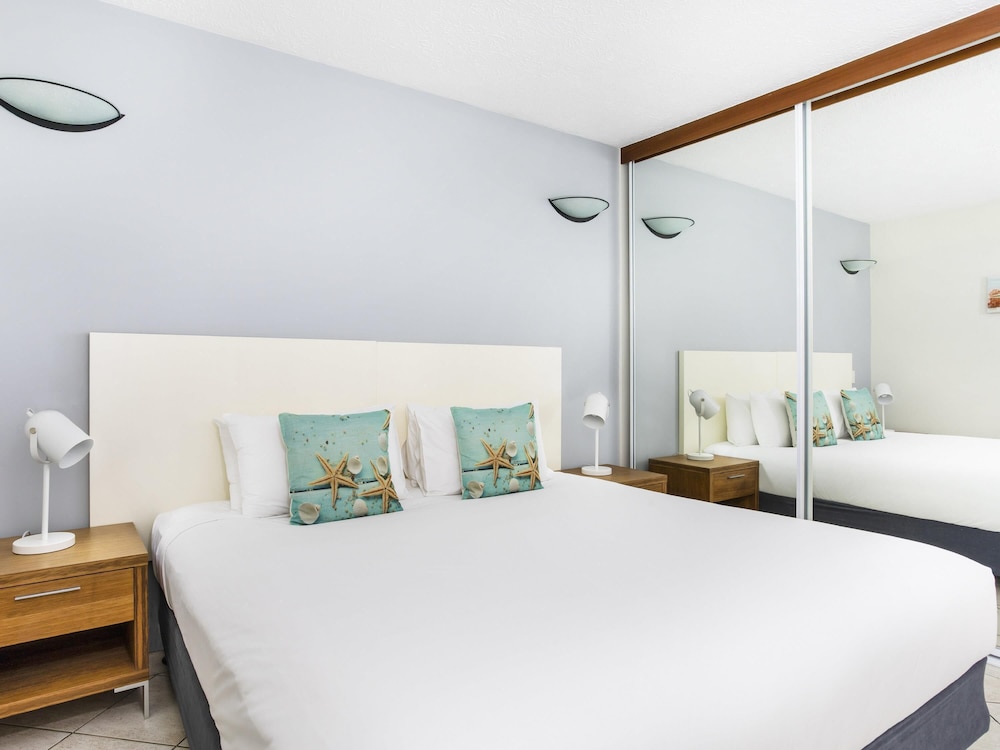 1 BEDROOM, GARDEN