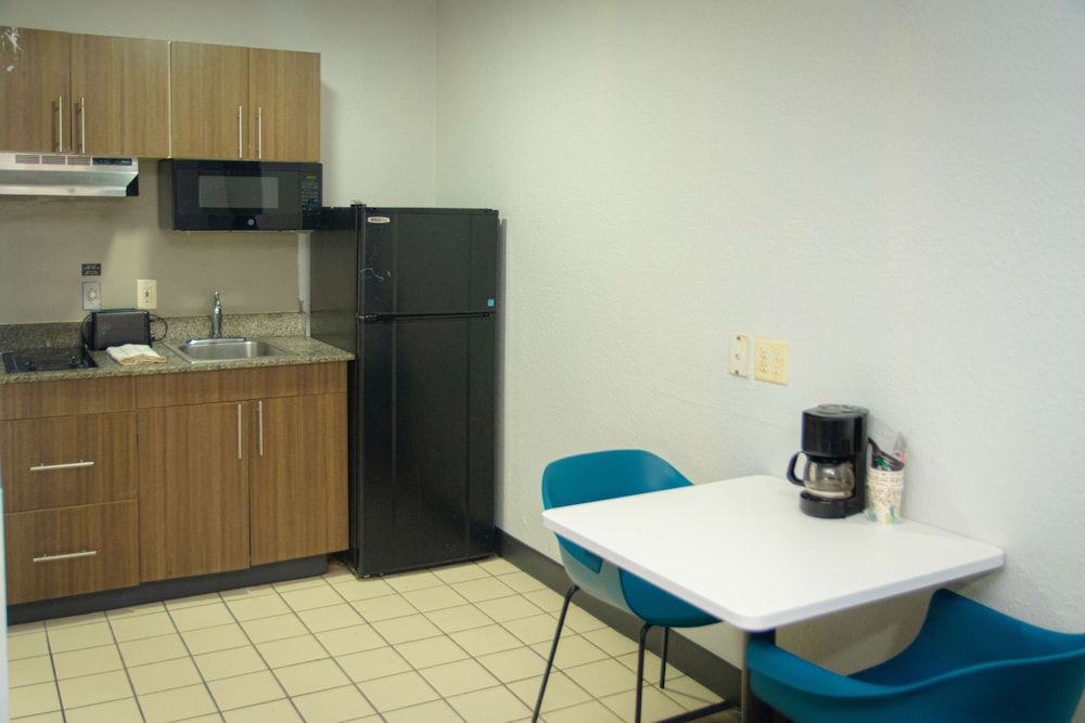 Studio 6 Extended Stay - West Palm Beach, FL 34/52